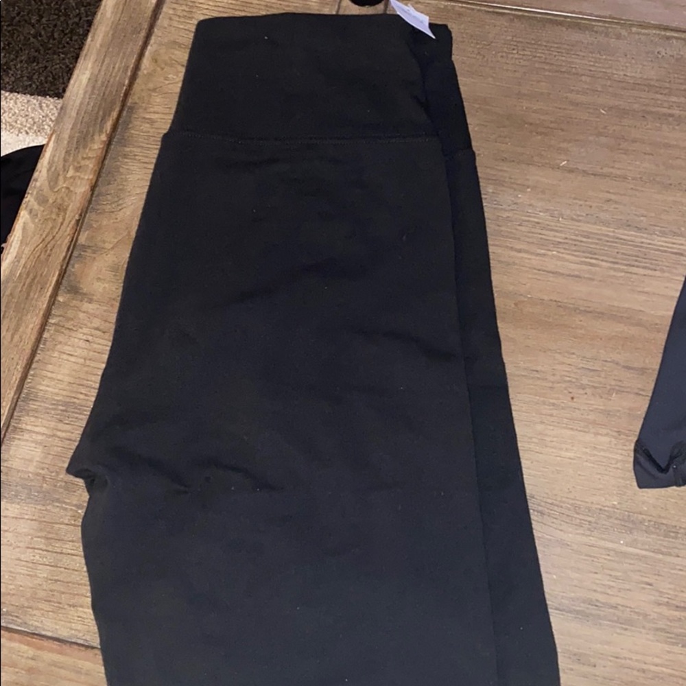 American eagle size large long leggings.